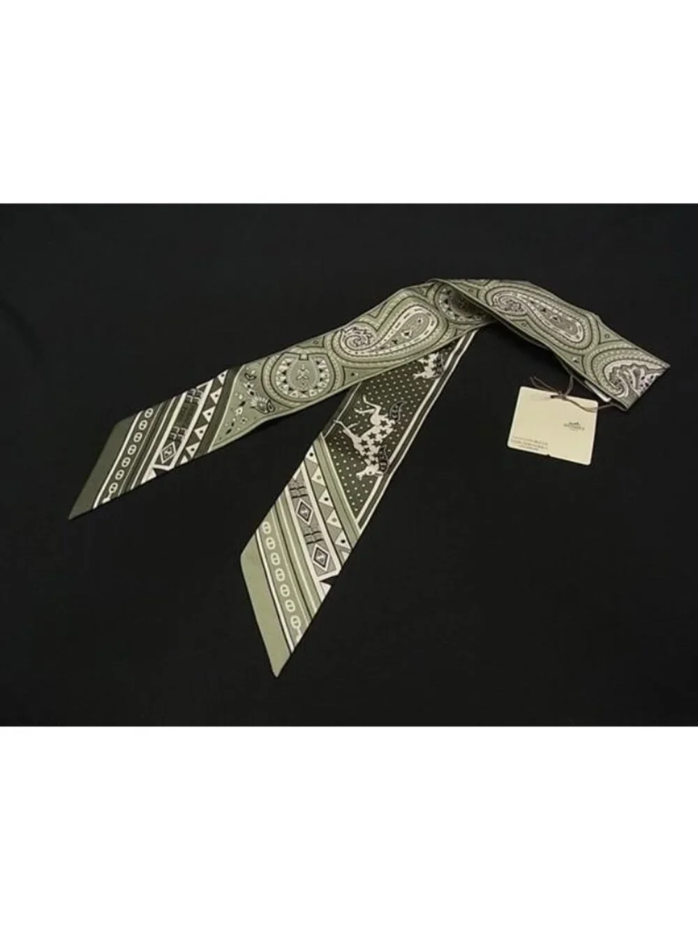 Hermes Cheval de Coeur Twilly Silk Green Scarf
